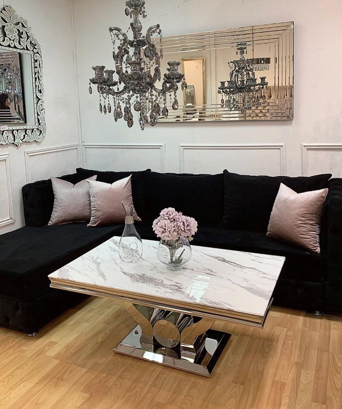 Table basse rectangulaire en marbre blanc avec pied chromé - Élégance intemporelle