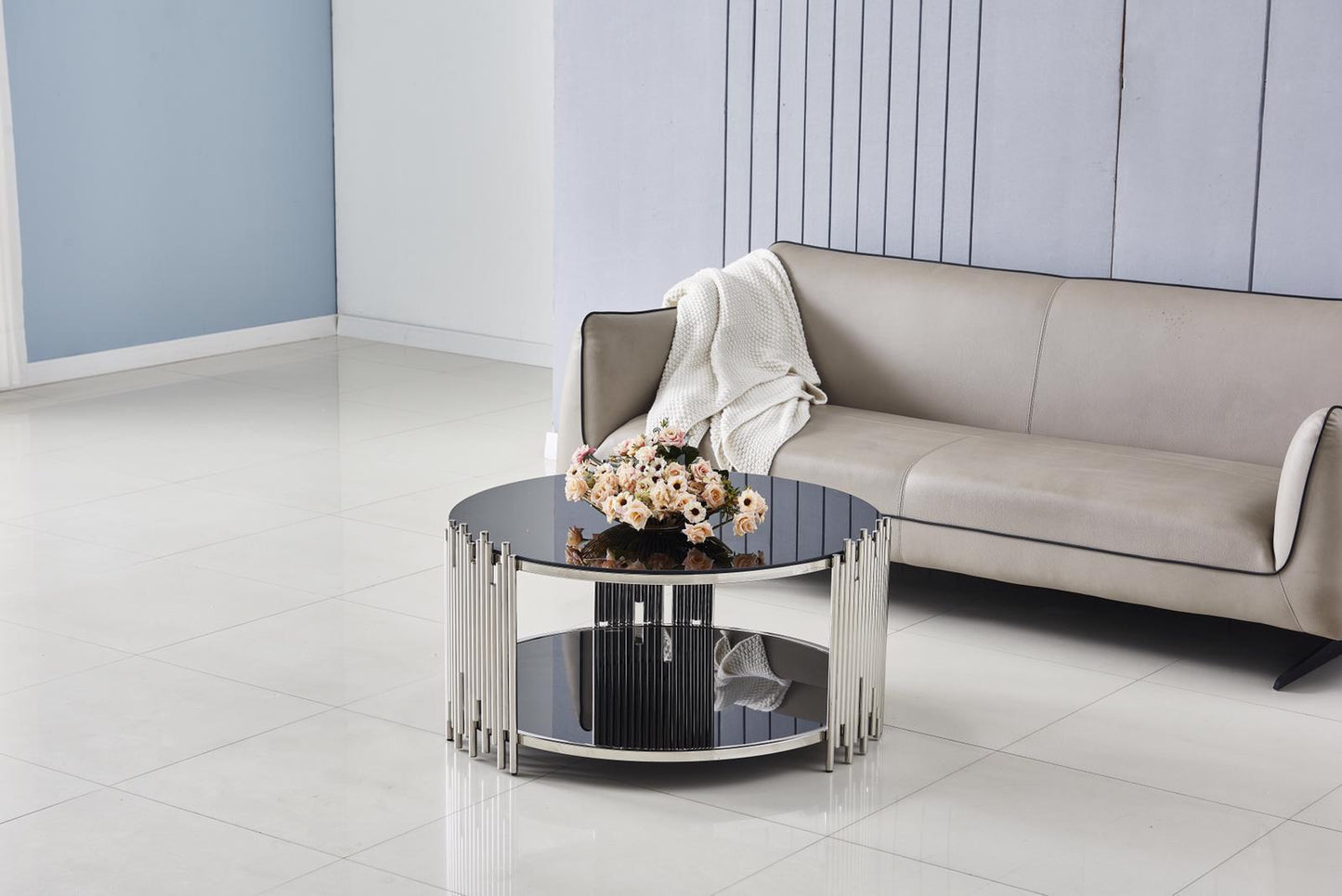 Table basse ronde en verre noir et métal chromé – Élégance & Modernité