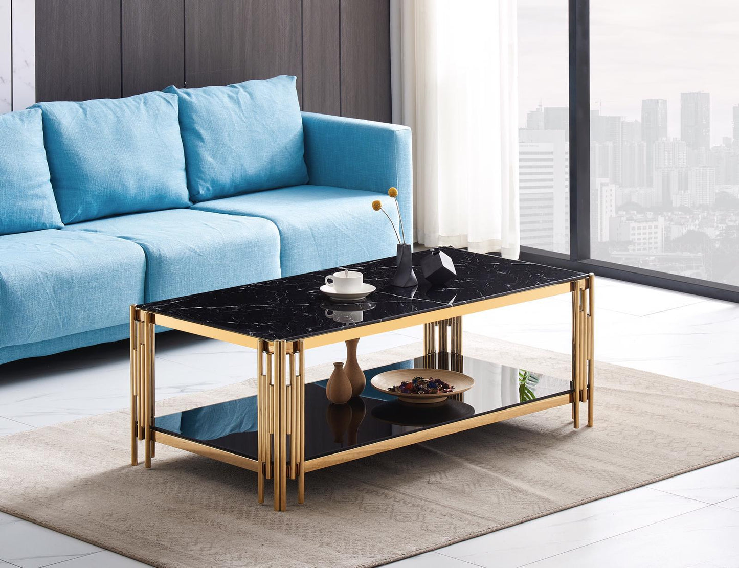 Table basse rectangulaire en marbre noir et structure dorée – Élégance et fonctionnalité